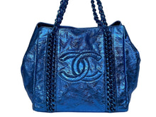 画像をギャラリービューアに読み込む, CHANEL シャネル ラグジュアリーライン デカココ メタリック トートバッグ 12番台 ブルー カーフスキン ブルー金具 美品 中古 4b010116