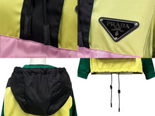 Load image into Gallery viewer, 極美品 PRADA プラダ 20SS ナイロンアノラックジャケット 291766 FRANK OCEAN着用 トライアングルロゴ マルチカラー サイズ38 中古 4b010130