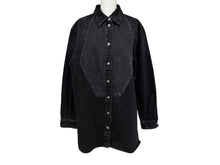 Load image into Gallery viewer, 極美品 CHANEL シャネル 長袖デニムシャツ P77614V69611 サイズ42 ココマーク ラインストーン ブラック 中古 4b010158