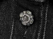 Load image into Gallery viewer, 極美品 CHANEL シャネル 長袖デニムシャツ P77614V69611 サイズ42 ココマーク ラインストーン ブラック 中古 4b010158