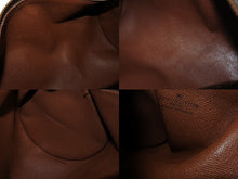 画像をギャラリービューアに読み込む, LOUIS VUITTON ルイヴィトン パピヨン26 ハンドバッグ モノグラム M51366 筒型 モノグラムキャンバス ブラウン 美品 中古 4b010166