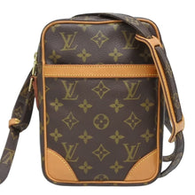 Load image into Gallery viewer, LOUIS VUITTON ルイヴィトン モノグラム ダヌーブ ショルダーバッグ M45266 ゴールド金具 ロゴ 美品 中古 4b010177