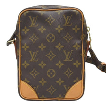 Load image into Gallery viewer, LOUIS VUITTON ルイヴィトン モノグラム ダヌーブ ショルダーバッグ M45266 ゴールド金具 ロゴ 美品 中古 4b010177