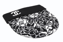 Load image into Gallery viewer, CHANEL シャネル ニットキャップ ビーニー カメリア AA9508B14321 ココマーク カシミヤ シルク ブラック 美品 中古 4b010225