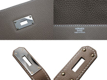 Load image into Gallery viewer, 新品同様 HERMES エルメス ショルダーバッグ ケリーメッセンジャーGM バッグ トゴ エトゥープ シルバー金具 W刻印 中古 4b010229