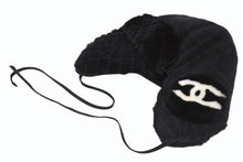 Load image into Gallery viewer, 新品同様 CHANEL シャネル ココ ネージュ フライトキャップ パイロットキャップ AAA429 フェイクファー スウェード 中古 4b010310