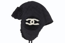 Load image into Gallery viewer, 新品同様 CHANEL シャネル ココ ネージュ フライトキャップ パイロットキャップ AAA429 フェイクファー スウェード 中古 4b010310