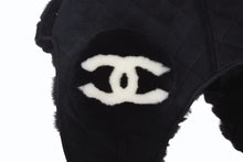 Load image into Gallery viewer, 新品同様 CHANEL シャネル ココ ネージュ フライトキャップ パイロットキャップ AAA429 フェイクファー スウェード 中古 4b010310