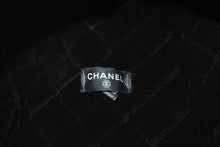 Load image into Gallery viewer, 新品同様 CHANEL シャネル ココ ネージュ フライトキャップ パイロットキャップ AAA429 フェイクファー スウェード 中古 4b010310