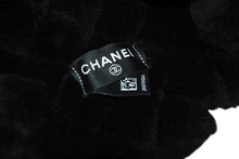 Load image into Gallery viewer, 新品同様 CHANEL シャネル ココ ネージュ フライトキャップ パイロットキャップ AAA429 フェイクファー スウェード 中古 4b010310