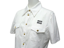 画像をギャラリービューアに読み込む, 極美品 MIUMIU ミュウミュウ ポプリンシャツ 半袖シャツ MK 1829 10RG コットン ホワイト ゴールド金具 サイズ36 中古 4c066321 正規品
