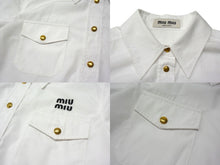 画像をギャラリービューアに読み込む, 極美品 MIUMIU ミュウミュウ ポプリンシャツ 半袖シャツ MK 1829 10RG コットン ホワイト ゴールド金具 サイズ36 中古 4c066321 正規品