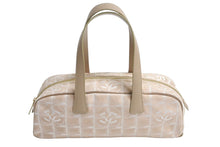 画像をギャラリービューアに読み込む, CHANEL シャネル ニュートラベルライン ミニ ボストンバッグ 7番台 2005年 ココマーク ベージュ キャンバス 美品 中古 4c066509