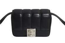 画像をギャラリービューアに読み込む, Givenchy ジバンシー ショルダーバッグ 4G キルティング レザー スモール シルバー金具 ブラック 美品 中古 4c067614