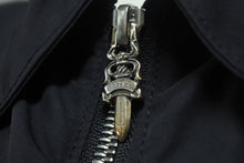 画像をギャラリービューアに読み込む, 新品同様 CHROME HEARTS クロムハーツ CHクロスパッチ ダガージップアップシャツ サイズM ナイロン カーフスキン シルバ−925 中古 4c067999