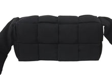 Load image into Gallery viewer, BOTTEGA VENETA ボッテガヴェネタ パデッド テック カセット ショルダーバッグ 718398VMBN48803 イントレチャート キャンバス 美品 中古 4c068317