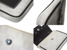 画像をギャラリービューアに読み込む, LOEWE ロエベ ハンドバッグ リピート アナグラム 290510 ホワイト ブラウン PVC レザー シルバー金具 美品 中古 4c068487