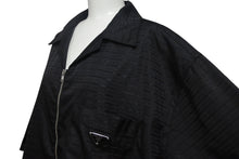 画像をギャラリービューアに読み込む, 極美品 PRADA プラダ 半袖シャツ SC620 S222 11FC 2022年 RE-NYLON リナイロン 総柄ロゴ サイズXXL ブラック 中古 4c068562