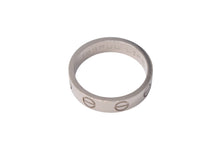 Load image into Gallery viewer, 極美品 Cartier カルティエ ラブリング ウェディング リング 指輪 K18WG 750 ホワイトゴールド B4085100 サイズ45 中古 4c068621