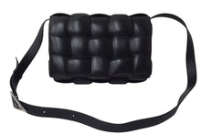 Load image into Gallery viewer, BOTTEGA VENETA ボッテガヴェネタ ショルダーバッグ パデッド カセット イントレチャート シルバー金具 ブラック 美品 中古 4c069298