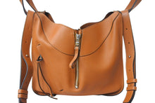 画像をギャラリービューアに読み込む, LOEWE ロエベ ハンモックバッグ スモール ハンドバッグ 10894442 ブラウン ソフトグレインカーフ シルバー金具 美品 中古 4c069388