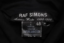 画像をギャラリービューアに読み込む, RAF SIMONS ラフシモンズ タートルネック ワンポイントロゴ 2006 R刺繡 シャツ コットン ブラック サイズ48 美品 中古 4c070277