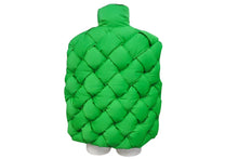 Load image into Gallery viewer, BOTTEGA VENETA ボッテガヴェネタ イントレチャート パテッドナイロンダウンベスト 664055 サイズXS グリーン 美品 中古 4c070284