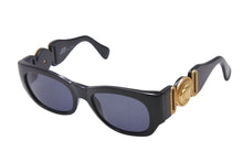 画像をギャラリービューアに読み込む, GIANNI VERSACE ジャンニヴェルサーチ メデューサ サングラス メガネ 413/A イタリア製 ブラック ゴールド金具 美品 中古 4c070419