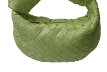Load image into Gallery viewer, 極美品 BOTTEGA VENETA ボッテガヴェネタ ジョディ ミニ ハンドバッグ イントレチャート レザー ライトグリーン 中古 4c070424