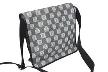 画像をギャラリービューアに読み込む, LOEWE ロエベ アナグラム ショルダーバッグ クロスボディバッグ キャンバス レザー ブラック ネイビー ホワイト 美品 中古 4c070428