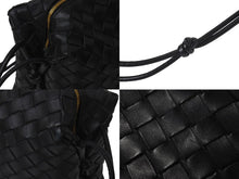 Load image into Gallery viewer, BOTTEGA VENETA ボッテガヴェネタ イントレチャート ショルダーバッグ 723548 ブラック レザー ゴールド金具 美品 中古 4c072472