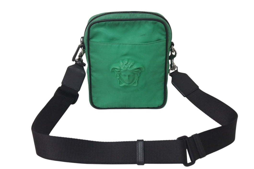 VERSACE ヴェルサーチ メデューサ ショルダーバッグ ボディバッグ ロゴ ICタグ グリーン ブラック シルバー金具 美品 中古 4c072663