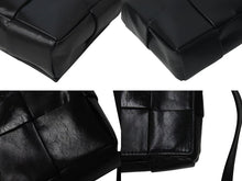 Load image into Gallery viewer, 極美品 BOTTEGAVENETA ボッテガヴェネタ キャンディカセット ショルダーバッグ マキシイントレチャート ブラック P01134354K 中古 4c072838