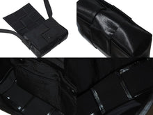 Load image into Gallery viewer, 極美品 BOTTEGAVENETA ボッテガヴェネタ キャンディカセット ショルダーバッグ マキシイントレチャート ブラック P01134354K 中古 4c072838