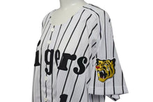 画像をギャラリービューアに読み込む, 新品未使用 阪神タイガース 伊良部秀輝 ユニフォーム 2003年優勝記念 CHINA製 ポリエステル ホワイト ブラック サイズLL 中古 4c072965