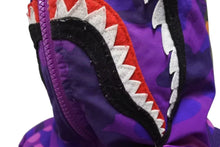 画像をギャラリービューアに読み込む, A BATHING APE アベイシングエイプ シャーク ダウンジャケット カモフラ 001HJC801 1005X パープル ホワイト レッド L 美品 中古 4c073274