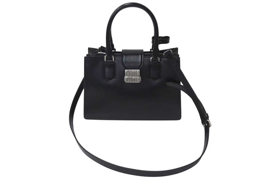 極美品 MIUMIU ミュウミュウ ハンドバッグ ショルダーバッグ 5BA268 ボックスカーフ ブラック シルバー金具 2WAY 中古 4c073378