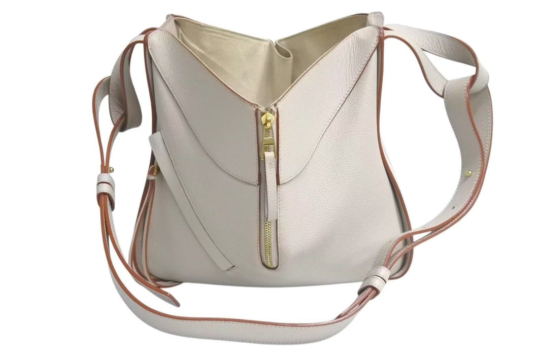 LOEWE ロエベ ハンモック スモールバッグ ショルダーバッグ ロゴ 2WAY 062125 カーフレザー ベージュ ゴールド金具 美品 中古 4c073965