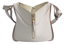 画像をギャラリービューアに読み込む, LOEWE ロエベ ハンモック スモールバッグ ショルダーバッグ ロゴ 2WAY 062125 カーフレザー ベージュ ゴールド金具 美品 中古 4c073965