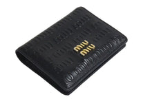 画像をギャラリービューアに読み込む, MIU MIU ミュウミュウ マテラッセ 二つ折り財布 ロゴ イタリア製 レザー メタル ブラック ゴールド金具 美品 中古 4c073970