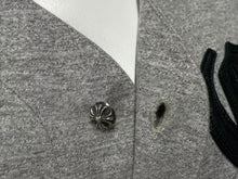 画像をギャラリービューアに読み込む, CHROME HEARTS クロムハーツ ベースボールシャツ サイズS クロスボールボタン レザーロゴパッチ グレー シルバー925 美品 中古 4c074111