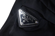 画像をギャラリービューアに読み込む, 極美品 PRADA プラダ パーカー 134643 サイズL トライアングルロゴ クロップド丈 リナイロン コットン ブラック 21AW 中古 4c074130