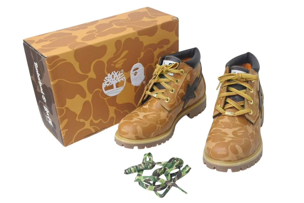 極美品 Timberland ティンバーランド BAPE コラボ PREMIUM WATER PROOF CHUKKA BOOTS サイズ27.0cm ベージュ 中古 4c074137
