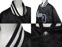 画像をギャラリービューアに読み込む, A BATHING APE アベイシングエイプ ロゴ スタジアムジャケット ブラック ナイロン スタジャン 刺繍 001LJH801002M サイズXXL 美品 中古 4c074217