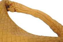 画像をギャラリービューアに読み込む, 新品同様 BOTTEGA VENETA ボッテガ ヴェネタ イントレチャート ホーボーバッグ ワンショルダーバッグ レザー イエロー 中古 4c074399