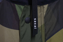 画像をギャラリービューアに読み込む, 極美品 sacai サカイ x KAWS カウズ Packable Blouson パッカブル ブルゾン 21-02563M サイズ3 カモフラ柄 21AW 中古 4c074759