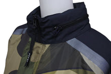 画像をギャラリービューアに読み込む, 極美品 sacai サカイ x KAWS カウズ Packable Blouson パッカブル ブルゾン 21-02563M サイズ3 カモフラ柄 21AW 中古 4c074759