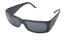 画像をギャラリービューアに読み込む, 極美品 PRADA プラダ サングラス SPR11H 7JS-1A1 サイズ57□14 135 ロゴ金具 スクエア ブラック グレー 中古 4c075126