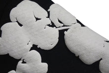 画像をギャラリービューアに読み込む, 新品同様 DENIMTEARS デニムティアーズ コットンリース プルオーバースウェットパーカー フラワー ブラック サイズS 中古 4c075169