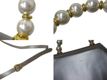 Load image into Gallery viewer, Salvatore Ferragamo サルヴァトーレフェラガモ パールハンドル 2WAY ハンドバッグ A212060 レザー 美品 中古 4c075398